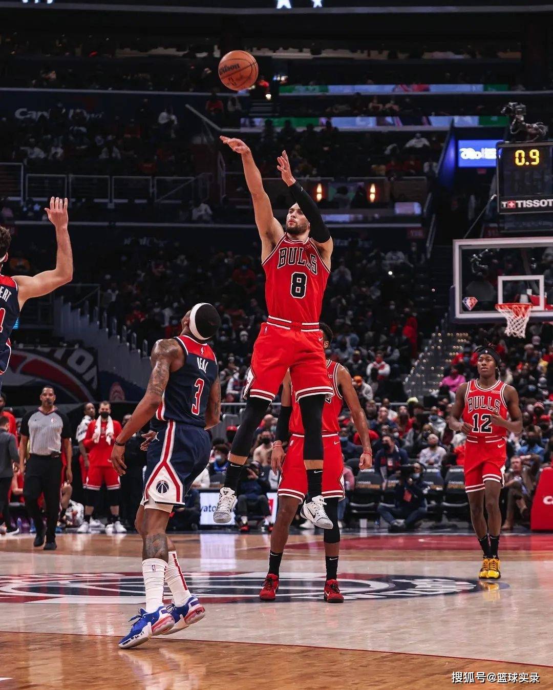 爱游戏娱乐关于里程碑夜芝加哥公牛绝杀压哨，足总杯国际比赛日刷纪录，球迷炸锅，年轻球员得到机会的信息